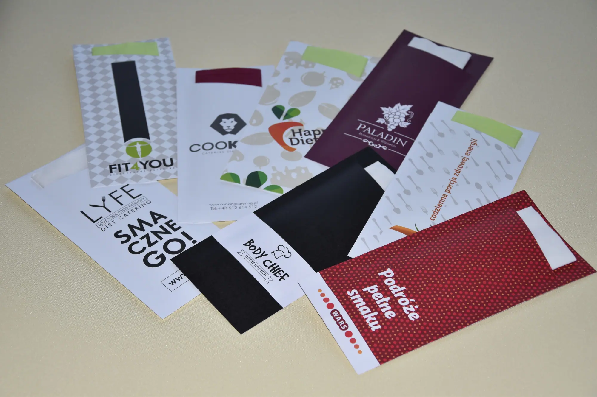 papierowe etui na sztućce